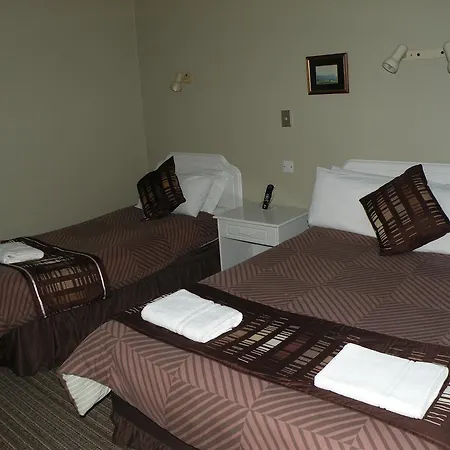 هوليداي إن كيلارني كيلارني